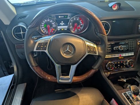 Used 2014 Mercedes-Benz SL 550 image 7