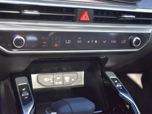 New 2025 Kia Sorento SX Prestige w/ Sage Leather Package image 33