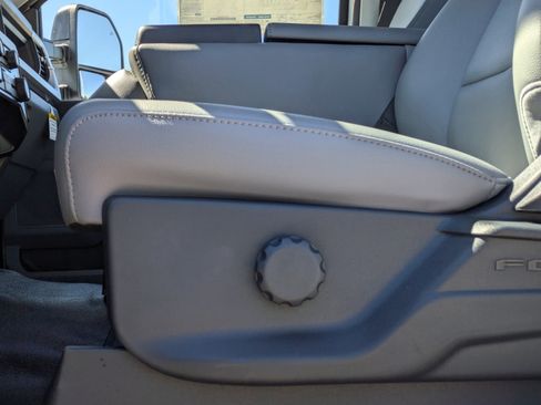 New 2025 Ford F550 4x4 Regular Cab Super Duty image 16