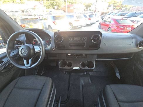 Used 2019 Mercedes-Benz Sprinter 144 image 12