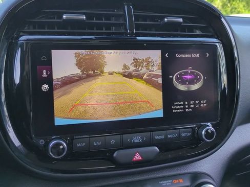 Used 2023 Kia Soul S FWD image 19