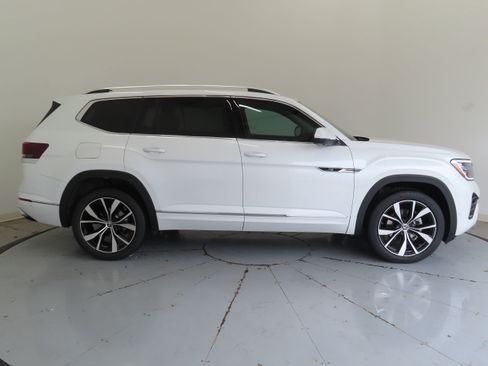 New 2026 Volkswagen Atlas SEL Premium R-Line AWD/4WD image 2