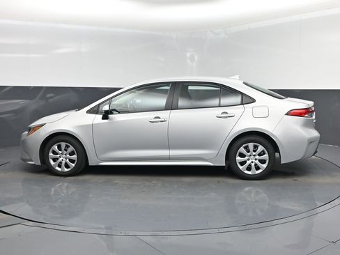 Used 2024 Toyota Corolla LE image 10