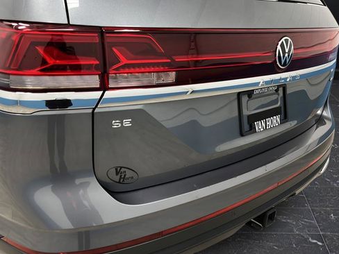 Used 2024 Volkswagen Atlas SE AWD/4WD image 37