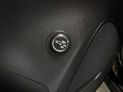 Used 2023 Buick Envision Essence w/ Sport Touring Package FWD image 37