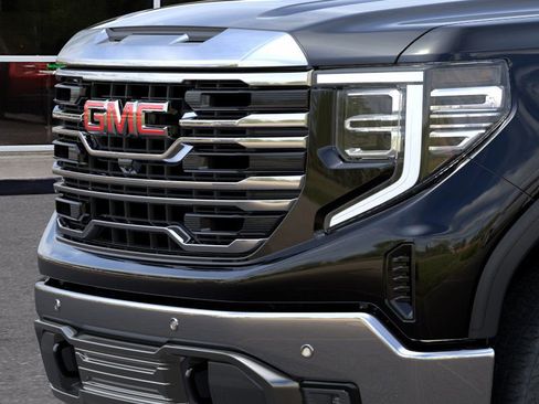 New 2026 GMC Sierra 1500 SLT image 13