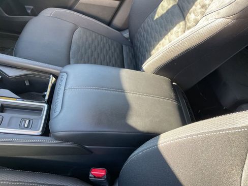 Used 2025 Nissan Pathfinder SV image 21