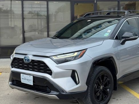 Used 2022 Toyota RAV4 XSE AWD/4WD image 2