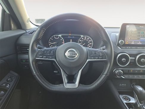 Used 2023 Nissan Sentra SV image 4