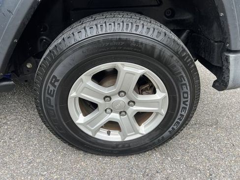 Used 2018 Jeep Wrangler Sport AWD/4WD image 19