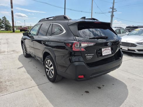 Used 2023 Subaru Outback Premium AWD/4WD image 8