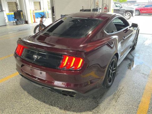 Used 2018 Ford Mustang GT RWD image 9