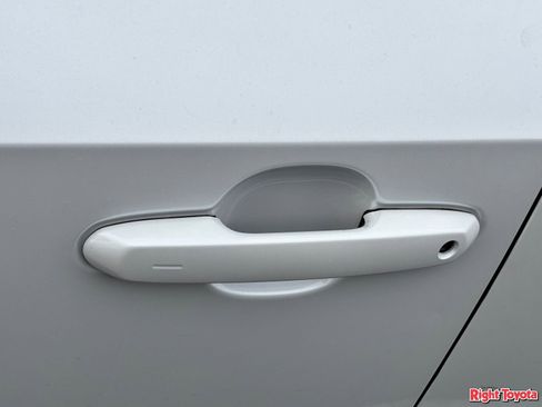 Certified 2025 Toyota Grand Highlander AWD Hybrid image 10