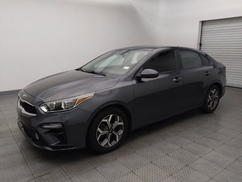 Used 2019 Kia Forte LXS image 2