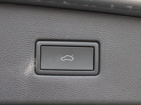 Certified 2024 Volkswagen Tiguan SE R-Line image 30