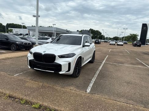 Certified 2025 BMW X5 xDrive40i w/ M Sport Package AWD/4WD image 1