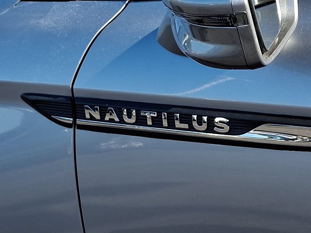 Certified 2023 Lincoln Nautilus Reserve AWD/4WD image 30