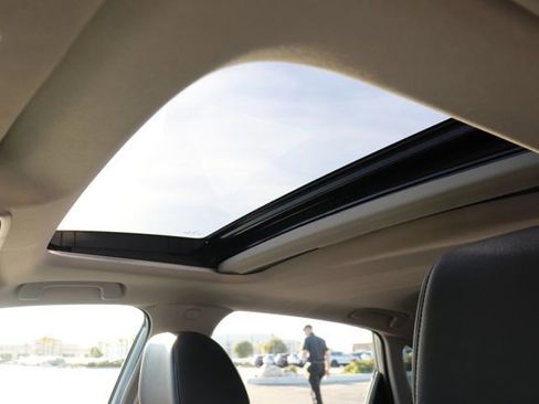 Certified 2022 Honda Civic Touring image 30