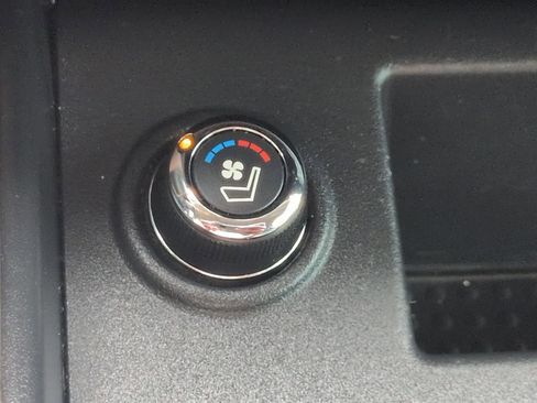 Used 2019 Nissan Titan PRO-4X w/ Pro-4x Convenience Package AWD/4WD image 22