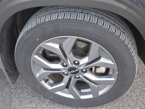 Used 2024 Kia Seltos S image 11