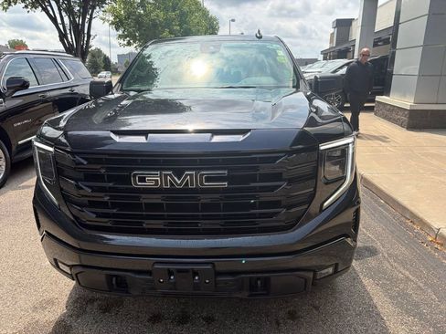 Used 2024 GMC Sierra 1500 Elevation w/ LPO, Elevation Black Package AWD/4WD image 11