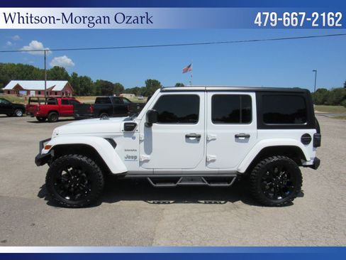 Used 2023 Jeep Wrangler Unlimited Sahara AWD/4WD image 7