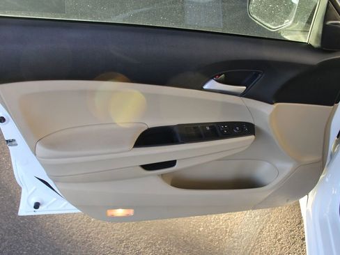 Used 2012 Honda Accord LX image 18