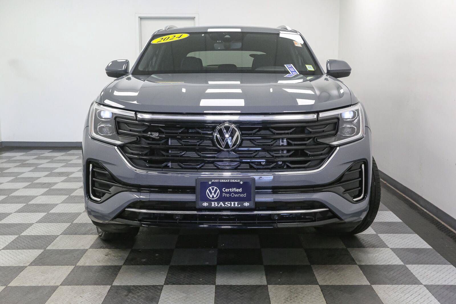 Certified 2024 Volkswagen Atlas Cross Sport SEL R-Line AWD/4WD image 4