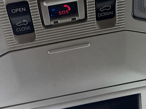 Used 2020 Toyota RAV4 XLE w/ Convenience Package image 22