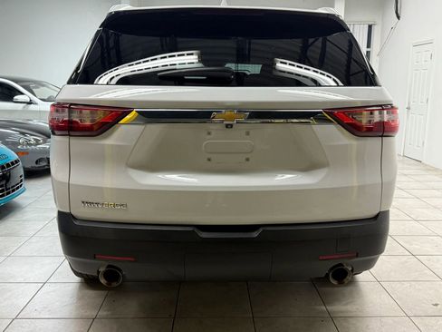 Used 2021 Chevrolet Traverse LS image 8