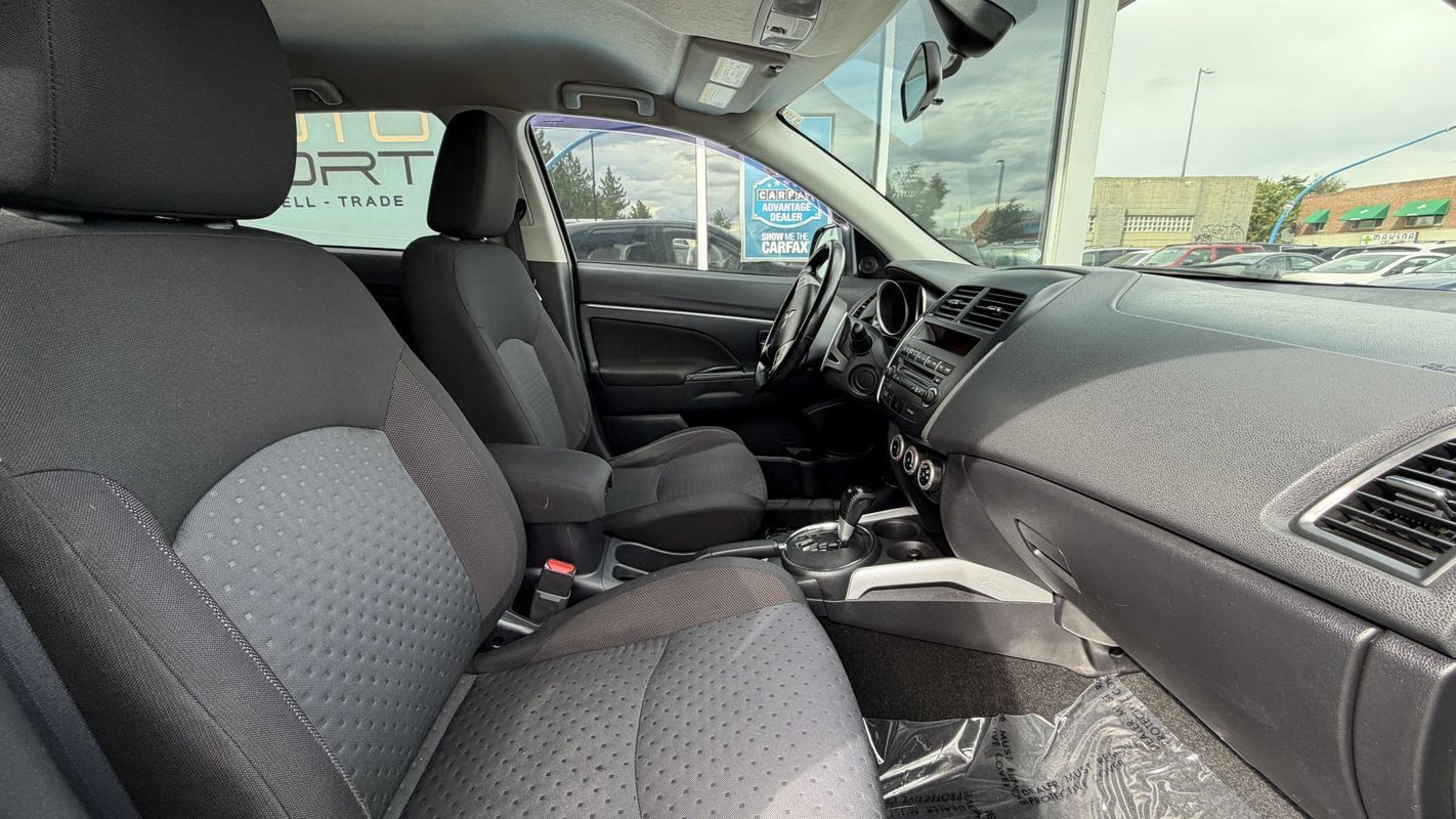 Used 2011 Mitsubishi Outlander Sport SE AWD/4WD image 13