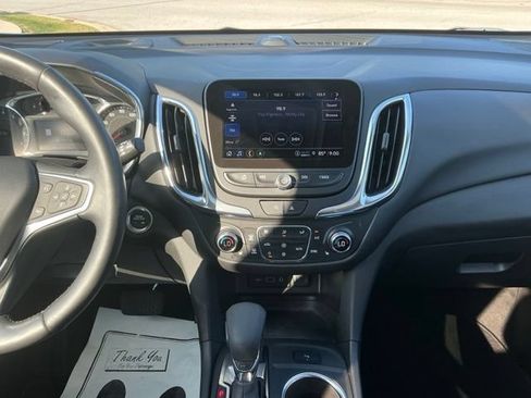 Used 2022 Chevrolet Equinox LT AWD/4WD image 25