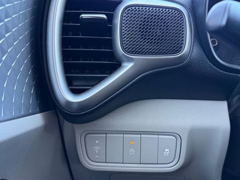 Used 2020 Kia Soul LX image 18