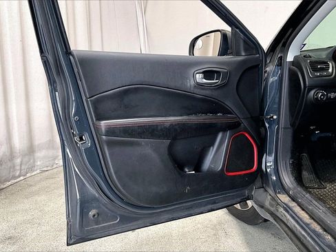 Used 2018 Jeep Compass Trailhawk image 21