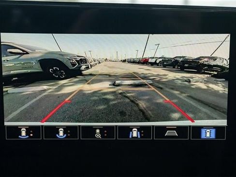 Used 2025 Buick Encore GX Avenir w/ Avenir Technology Package image 32