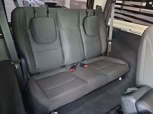 Used 2022 Jeep Wrangler Sport AWD/4WD image 16