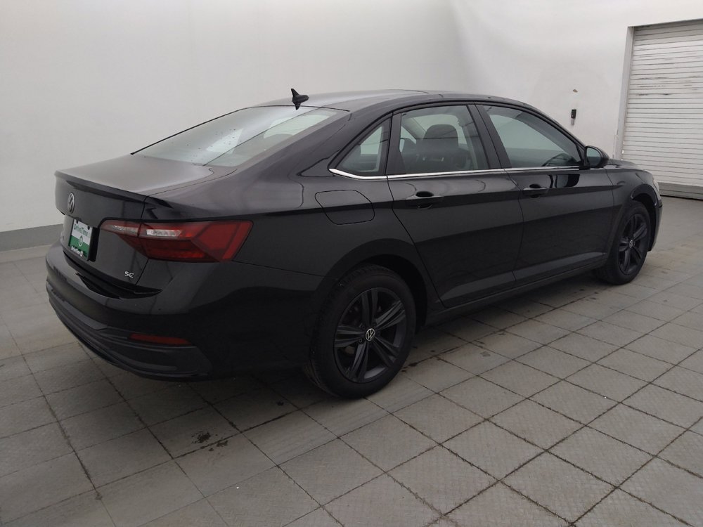 Used 2024 Volkswagen Jetta SE w/ Panoramic Sunroof Package FWD image 10