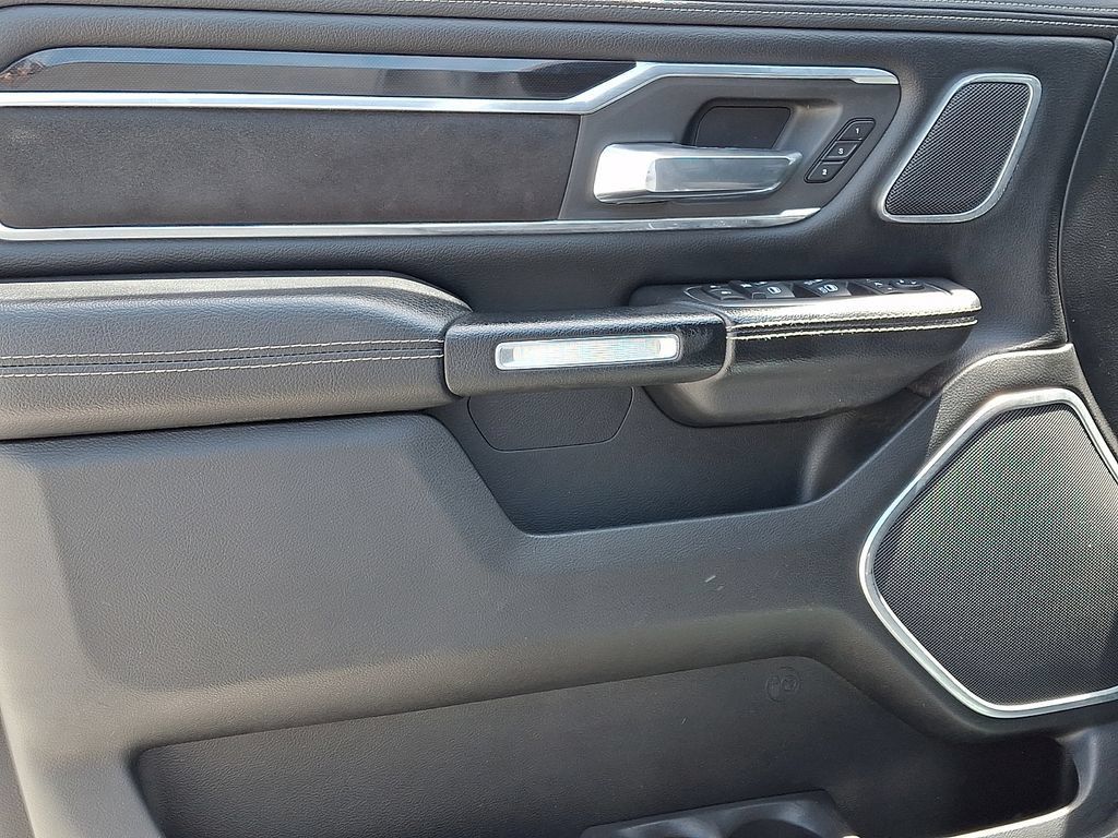 Used 2021 RAM 1500 Laramie AWD/4WD image 14