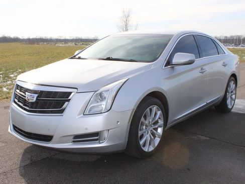 Used 2016 Cadillac XTS Luxury image 3