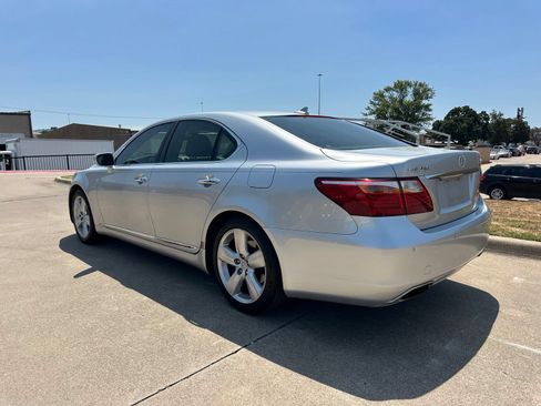 Used 2010 Lexus LS 460 w/ Comfort Pkg RWD image 5