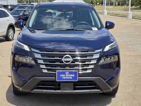 Used 2026 Nissan Rogue SV FWD image 3