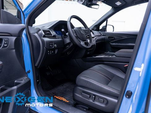 Used 2025 Honda Passport TrailSport image 23