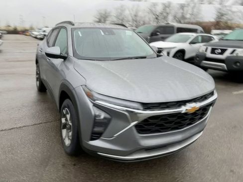 New 2026 Chevrolet Trax LT w/ Driver Confidence Package image 4