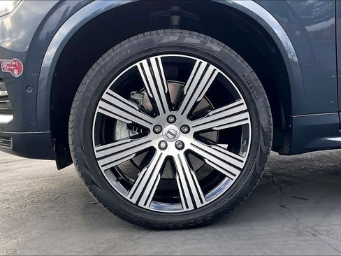 Used 2022 Volvo XC90 T8 Inscription w/ Advanced Package image 12