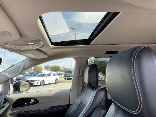 Used 2022 Chrysler Pacifica Limited FWD image 24