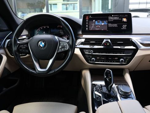 Used 2021 BMW 530i xDrive AWD/4WD image 25