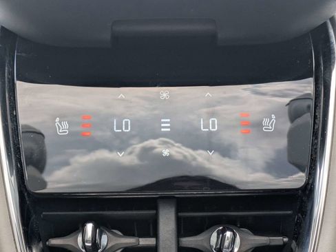 Certified 2025 Volvo EX90 Ultra AWD/4WD image 20
