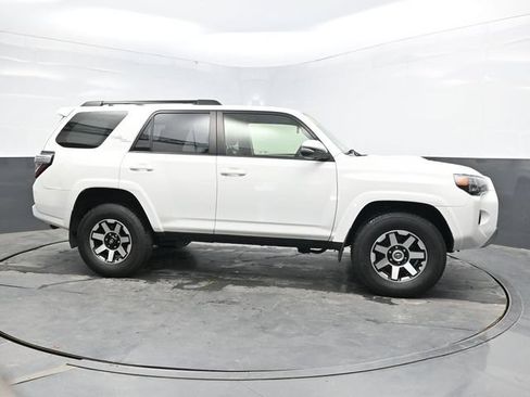 Used 2019 Toyota 4Runner TRD Off-Road Premium AWD/4WD image 9