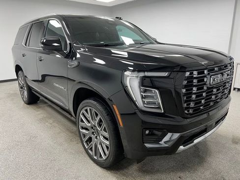 Used 2025 GMC Yukon Denali Ultimate w/ LPO, Floor Liner Package image 2