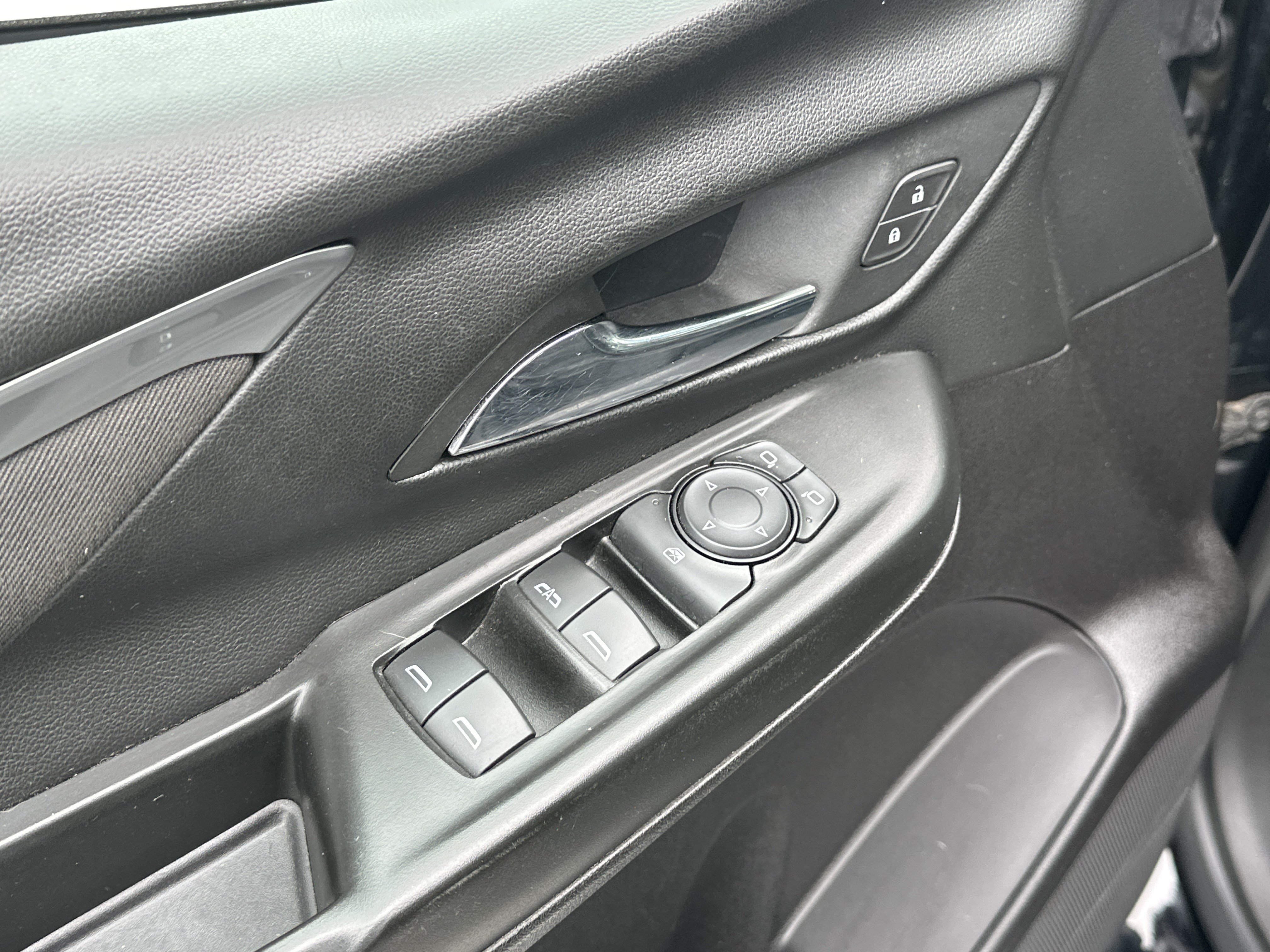 Used 2023 Chevrolet Bolt LT w/ Driver Confidence Package FWD image 15